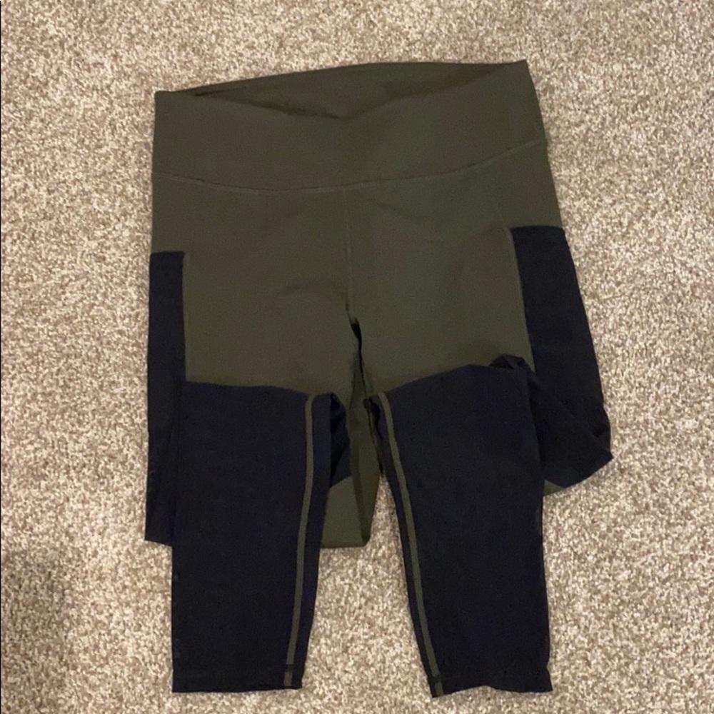 Fabletics Capri Leggings. Size Small